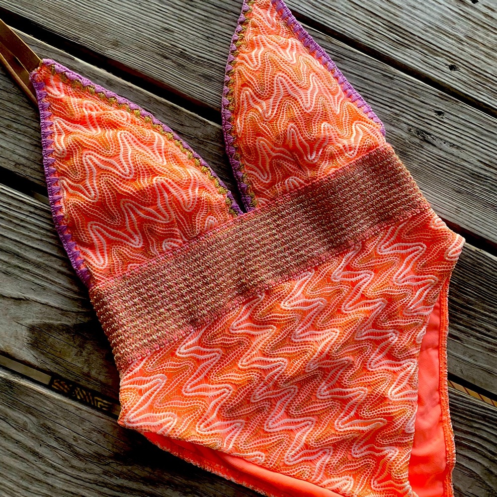 Cute embroidered swimming suit NWOT